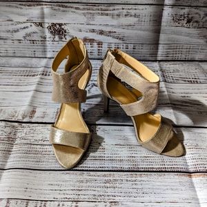 BCBG Champagne Zip 3" Heels Size 6